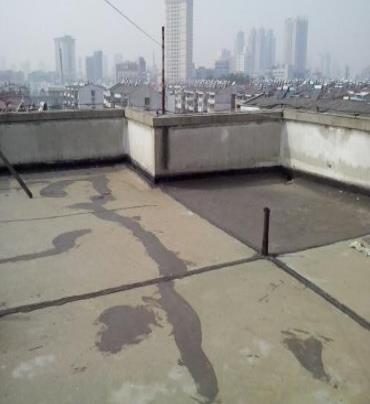 东台漏水维修 楼顶漏水是什么原因，楼顶漏水维修方法是什么?
